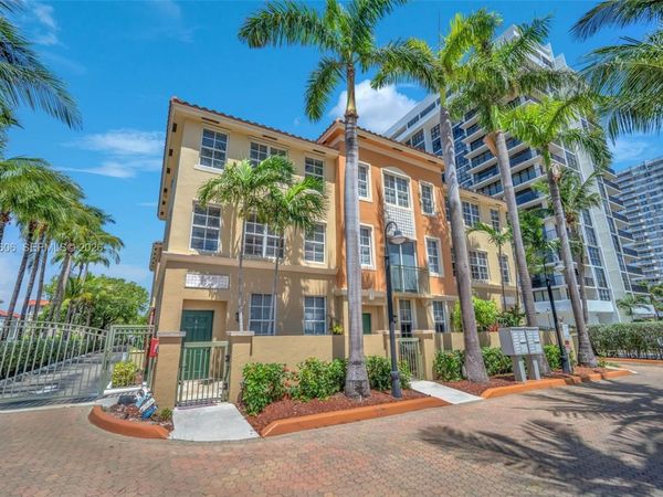 2065 S Ocean Dr , Unit TH1, Hallandale Beach, FL 33009