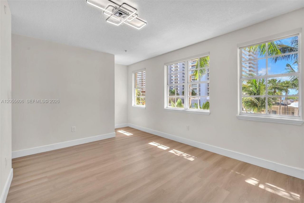 2065 S Ocean Dr, Unit TH1, Hallandale Beach, FL 33009 Photo
