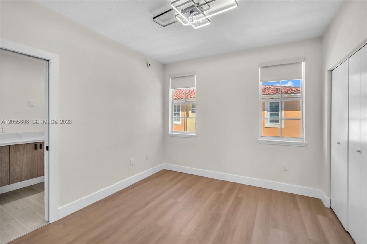 2065 S Ocean Dr, Unit TH1, Hallandale Beach, FL 33009 Photo