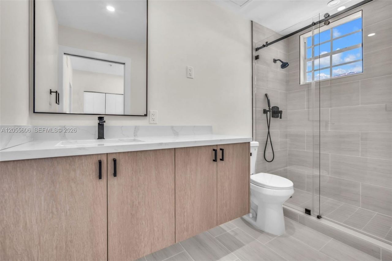 2065 S Ocean Dr, Unit TH1, Hallandale Beach, FL 33009 Photo