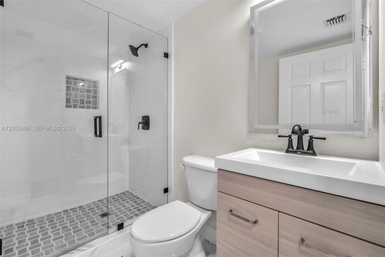 2065 S Ocean Dr, Unit TH1, Hallandale Beach, FL 33009 Photo