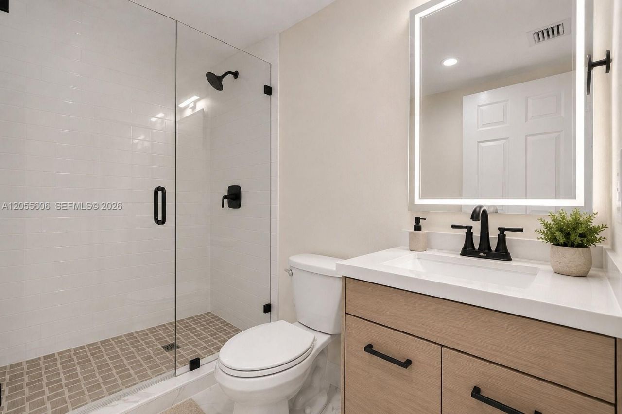 2065 S Ocean Dr, Unit TH1, Hallandale Beach, FL 33009 Photo