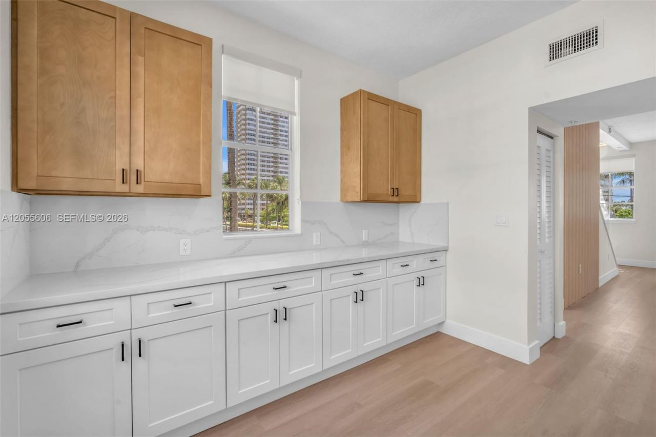2065 S Ocean Dr, Unit TH1, Hallandale Beach, FL 33009 Photo