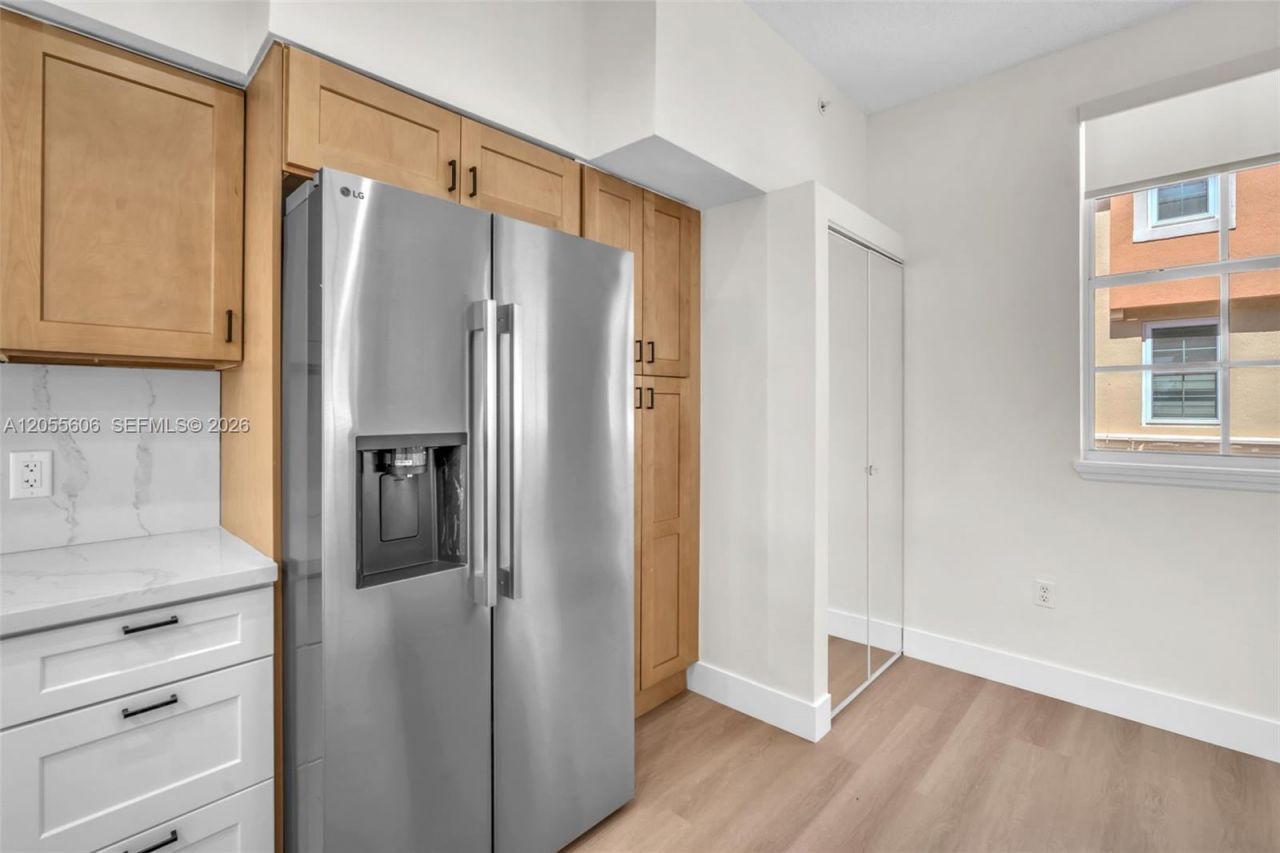 2065 S Ocean Dr, Unit TH1, Hallandale Beach, FL 33009 Photo