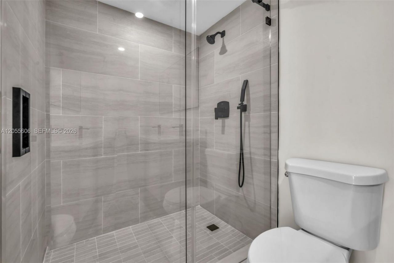 2065 S Ocean Dr, Unit TH1, Hallandale Beach, FL 33009 Photo