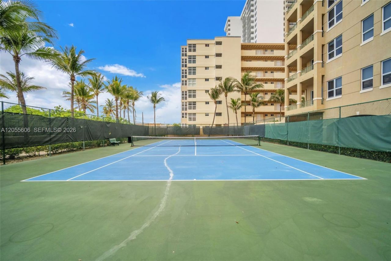 2065 S Ocean Dr, Unit TH1, Hallandale Beach, FL 33009 Photo