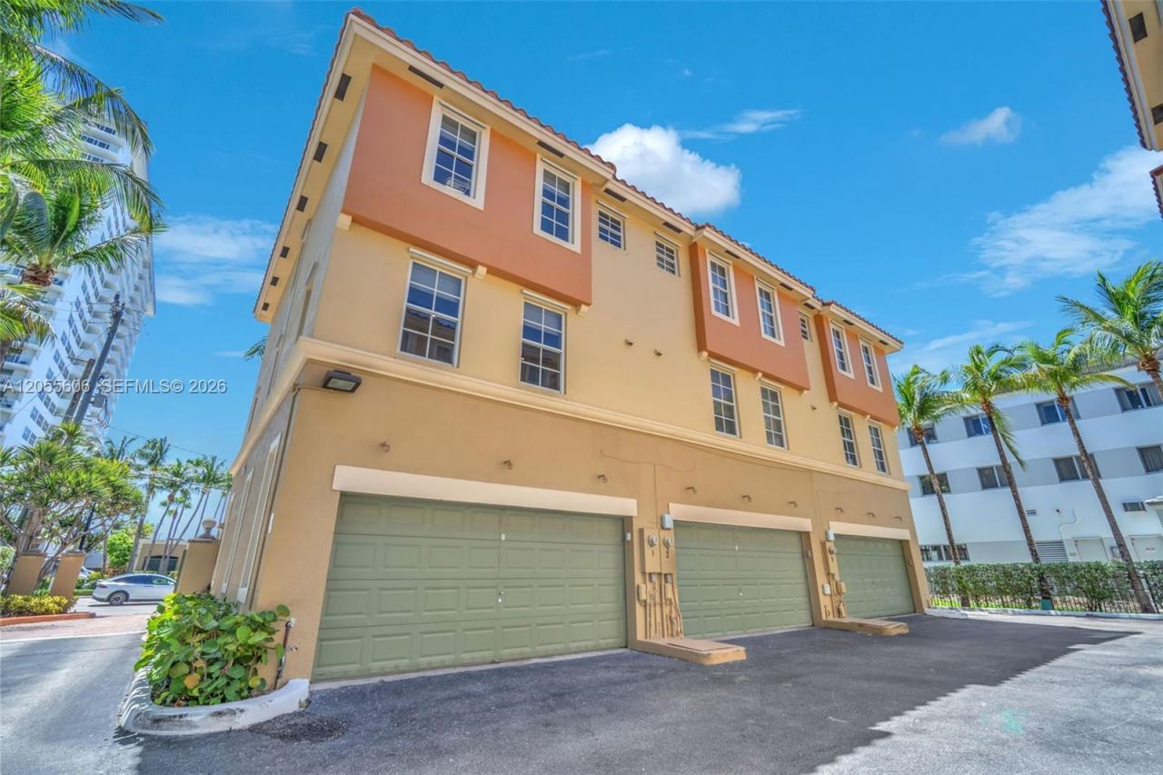 2065 S Ocean Dr, Unit TH1, Hallandale Beach, FL 33009 Photo