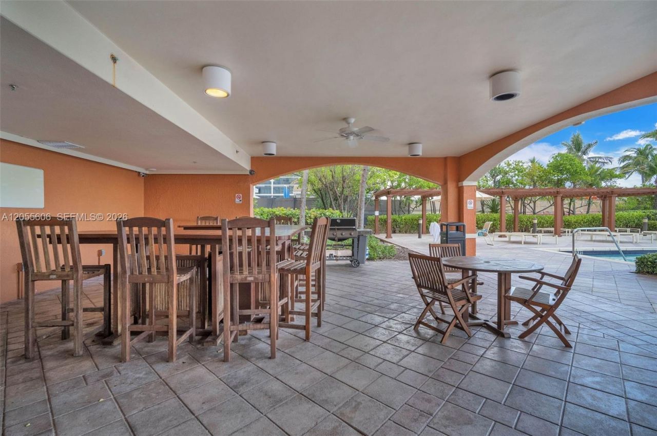 2065 S Ocean Dr, Unit TH1, Hallandale Beach, FL 33009 Photo