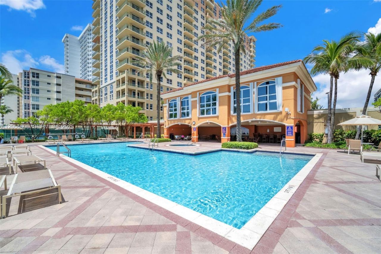 2065 S Ocean Dr, Unit TH1, Hallandale Beach, FL 33009 Photo