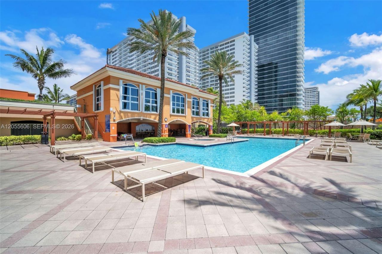2065 S Ocean Dr, Unit TH1, Hallandale Beach, FL 33009 Photo