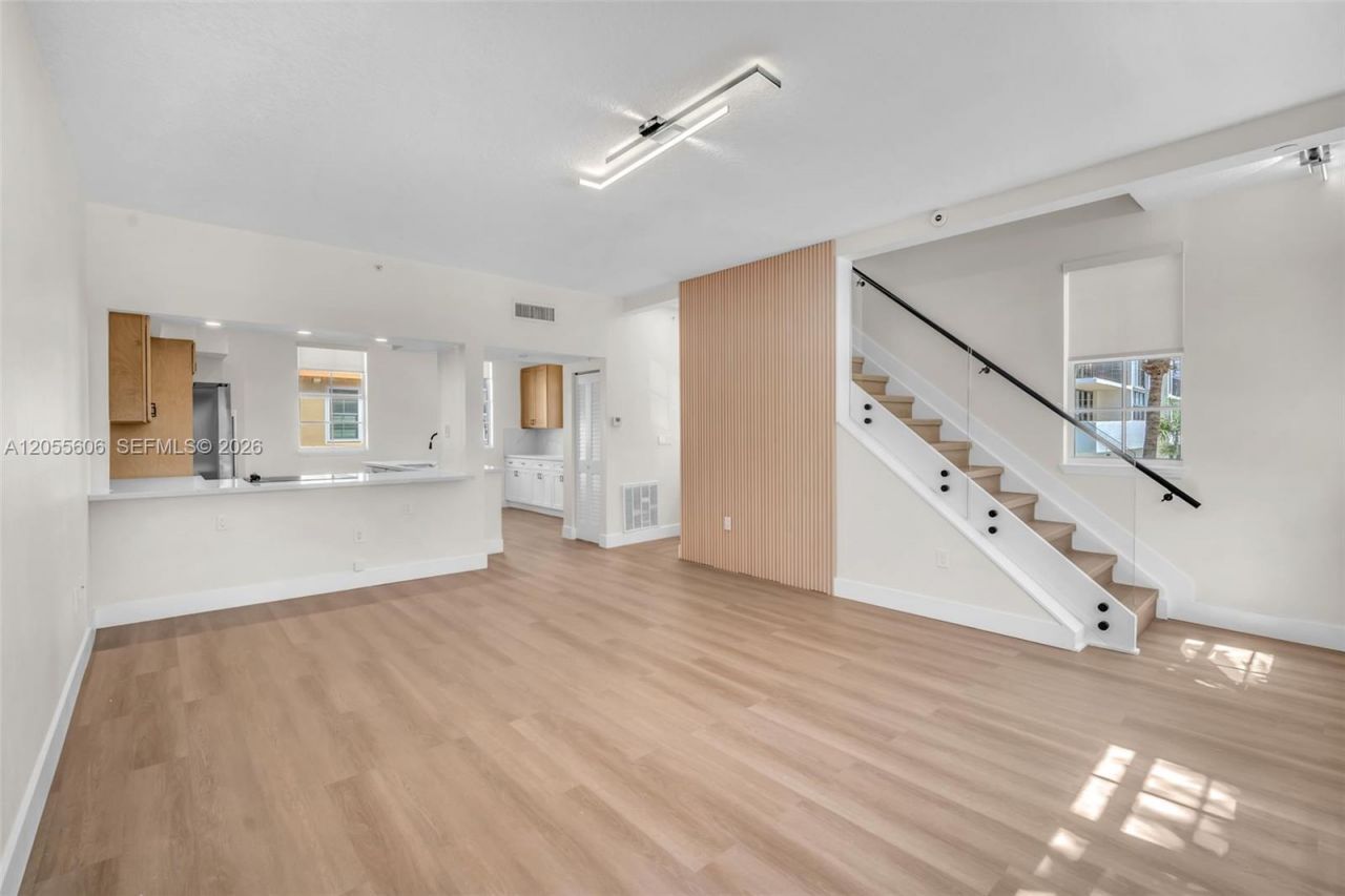 2065 S Ocean Dr, Unit TH1, Hallandale Beach, FL 33009 Photo
