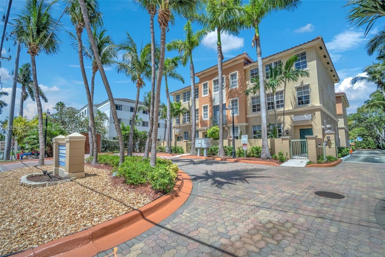 2065 S Ocean Dr, Unit TH1, Hallandale Beach, FL 33009 Photo