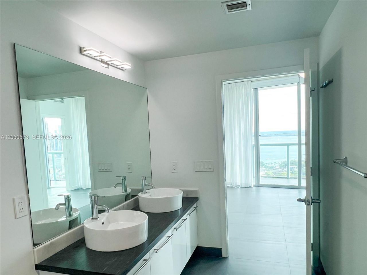 888 Biscayne Blvd, Unit 3701, Miami, FL 33132 Photo