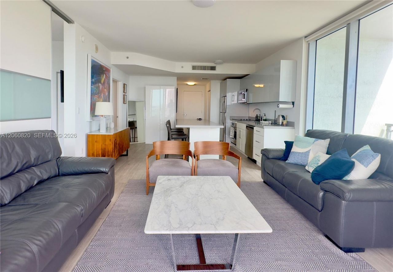 90 SW 3rd St , Unit 2012, Miami, FL 33130 Photo