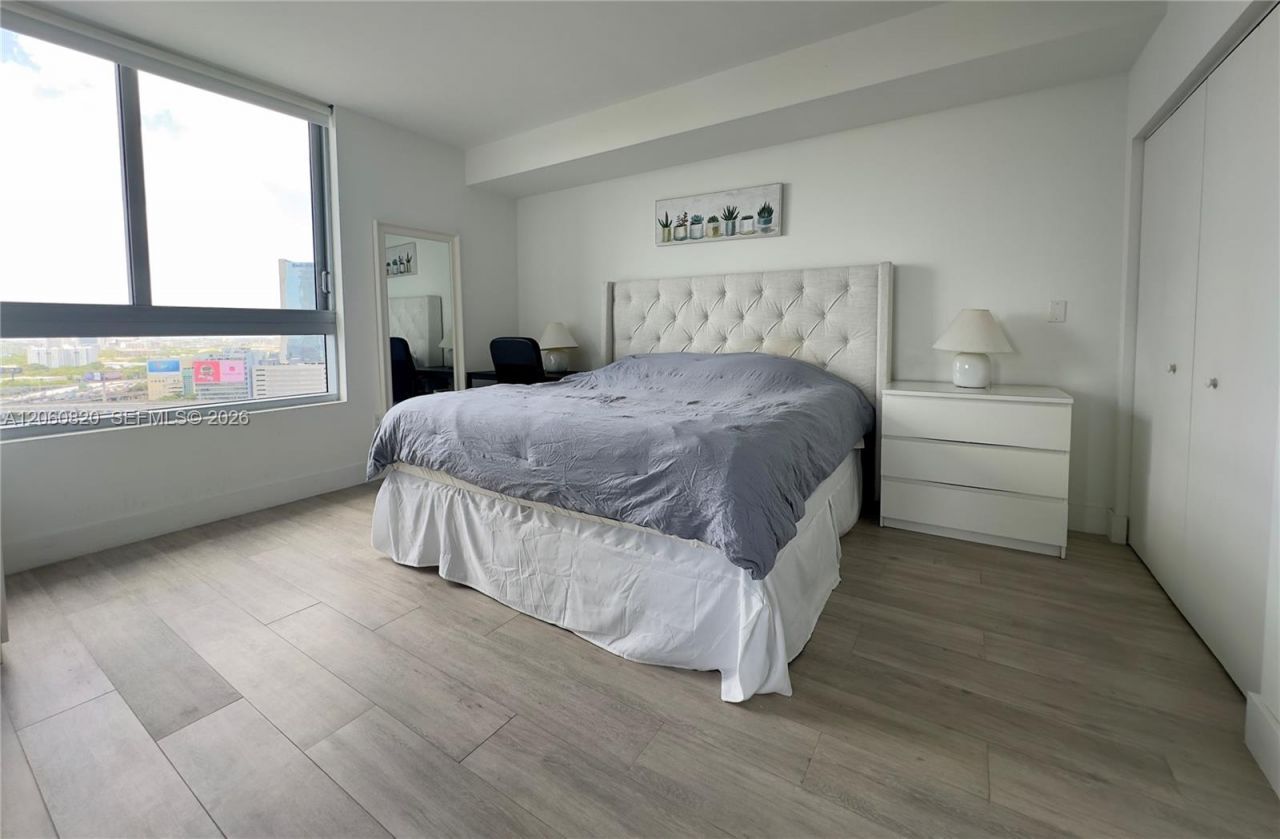 90 SW 3rd St , Unit 2012, Miami, FL 33130 Photo
