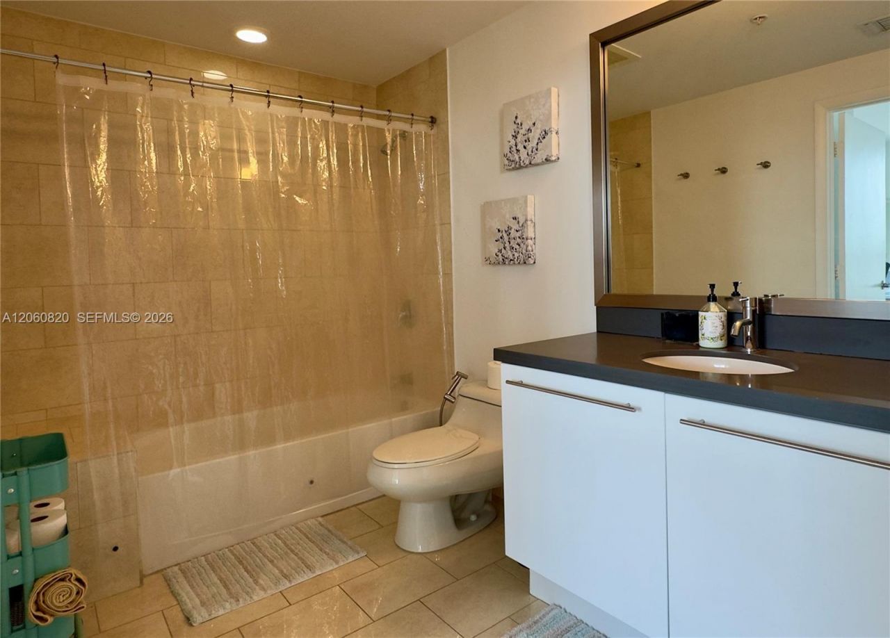 90 SW 3rd St , Unit 2012, Miami, FL 33130 Photo
