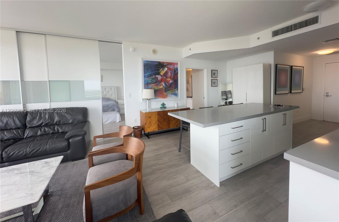 90 SW 3rd St , Unit 2012, Miami, FL 33130 Photo
