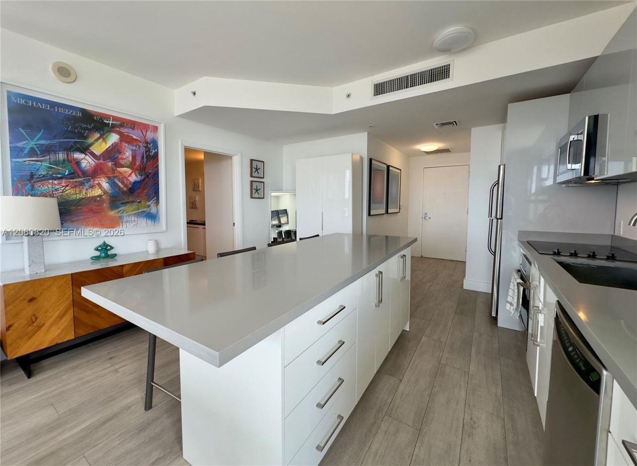 90 SW 3rd St , Unit 2012, Miami, FL 33130 Photo