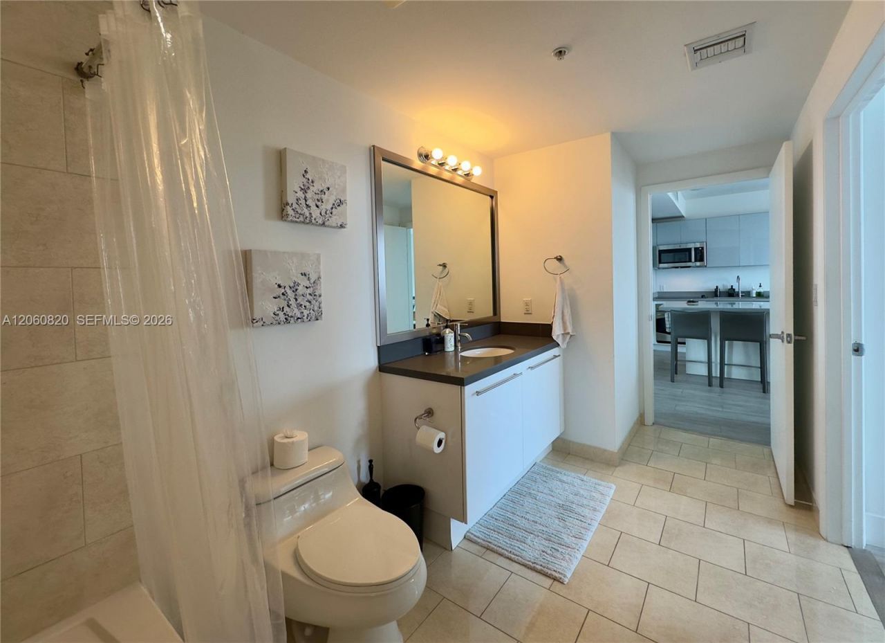 90 SW 3rd St , Unit 2012, Miami, FL 33130 Photo