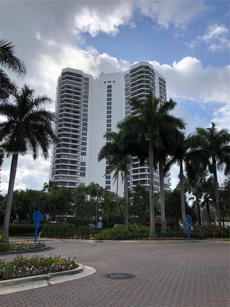 19101 NE 36th Ct , Unit 411, Aventura, FL 33180 Photo