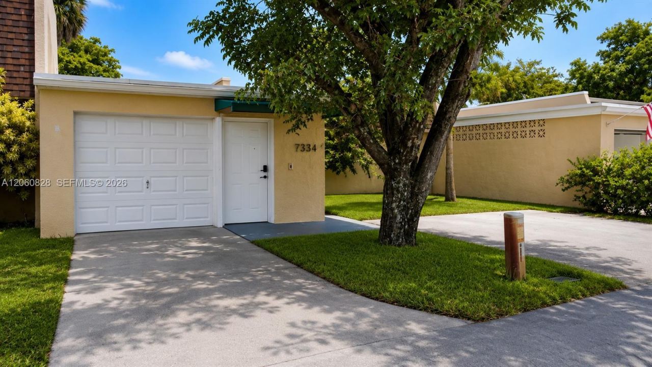 7334 Pepper Pike Dr , Hialeah, FL 33015 Photo