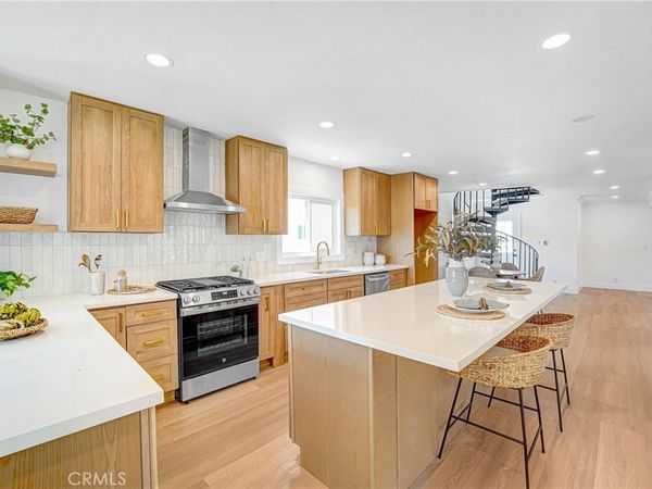 9111 S Halldale Avenue, Los Angeles, CA 90047