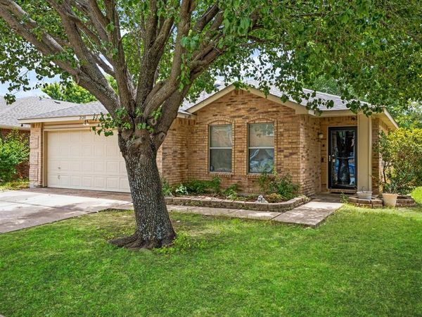 2120 Shawnee Trail, Fort Worth, TX 76247