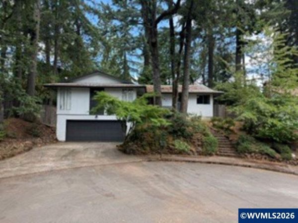 881 Huron Ct SE, Salem, OR 97302