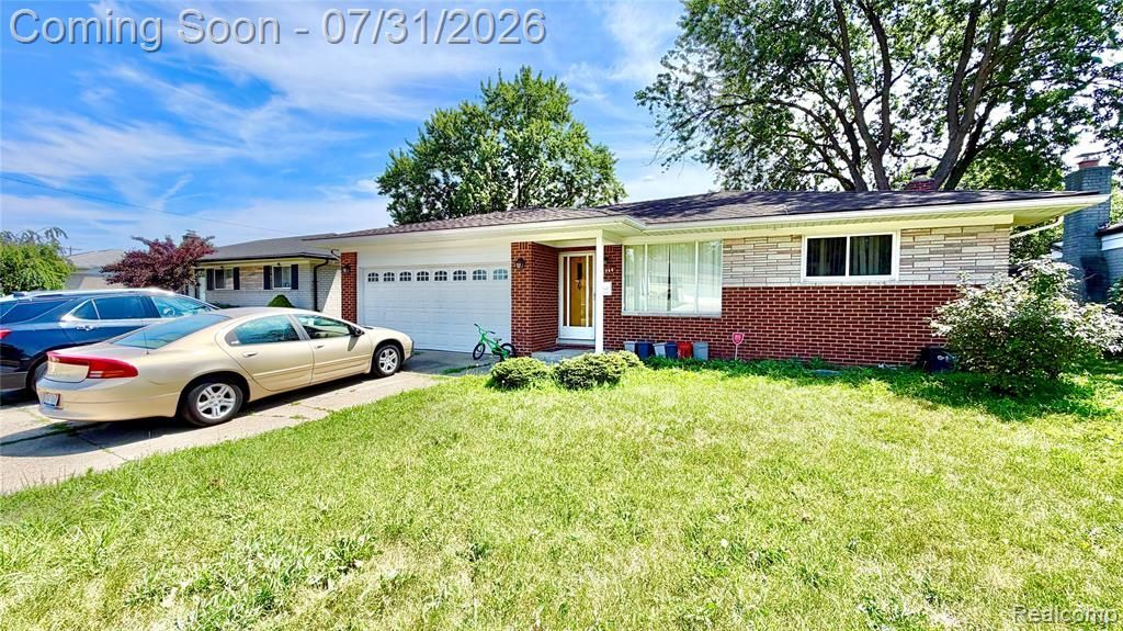 11744 Highland Drive, Warren, MI 48089 Main Photo