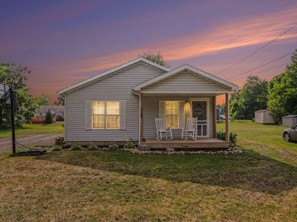 715 N Washington Street, Tekonsha, MI 49092