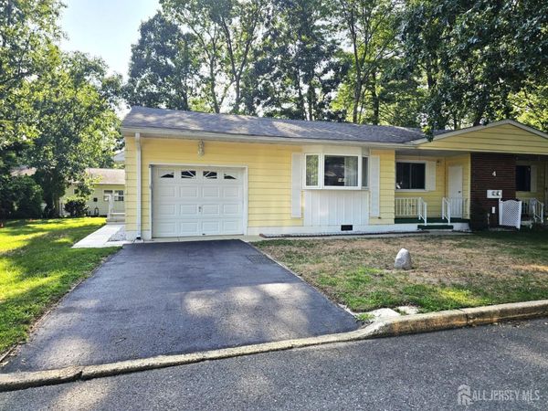 4 Wyoming Avenue , Manchester Township, NJ 08759