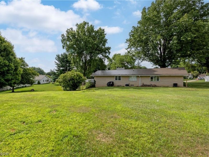 723 Apple Blossom Lane, Orrville, OH 44667 Photo 3