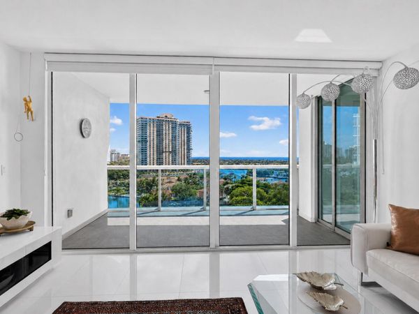 19400 Turnberry Way, Unit 921, Aventura, FL 33180
