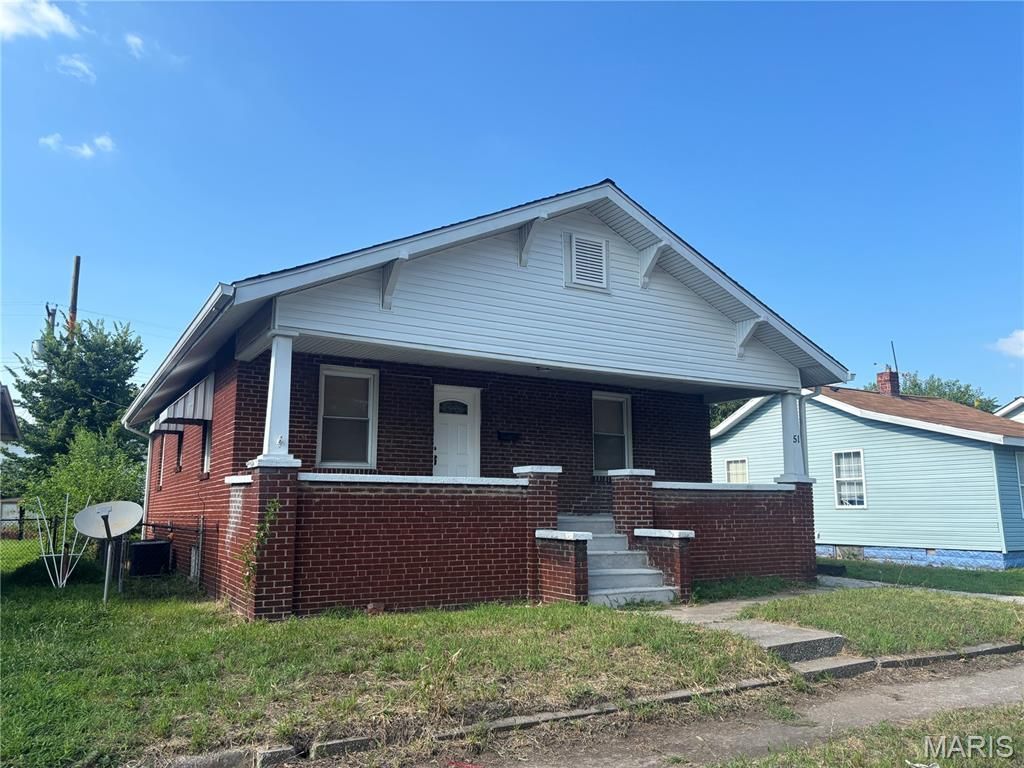 51 W Beach Avenue , Wood River, IL 62095 Main Photo