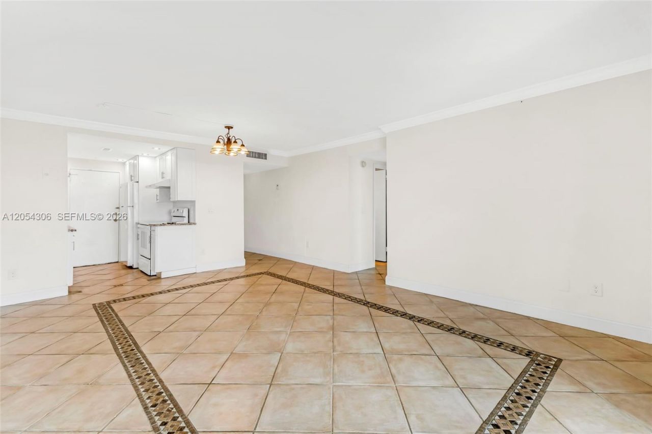 2350 NE 135th St, Unit 1510, North Miami, FL 33181 Photo