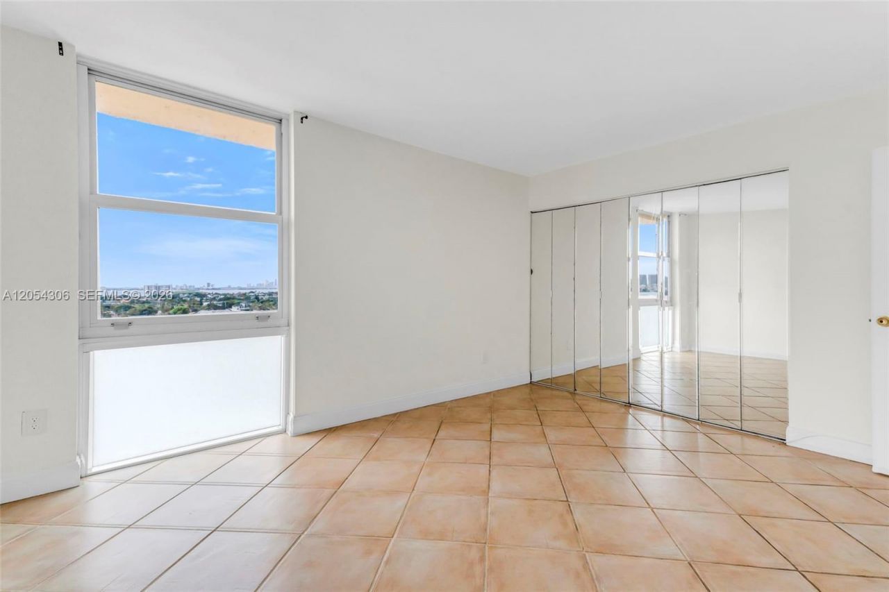 2350 NE 135th St, Unit 1510, North Miami, FL 33181 Photo