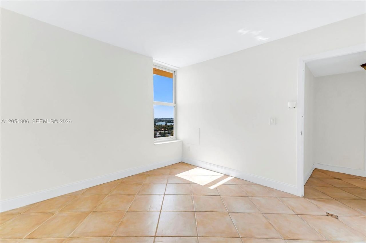 2350 NE 135th St, Unit 1510, North Miami, FL 33181 Photo