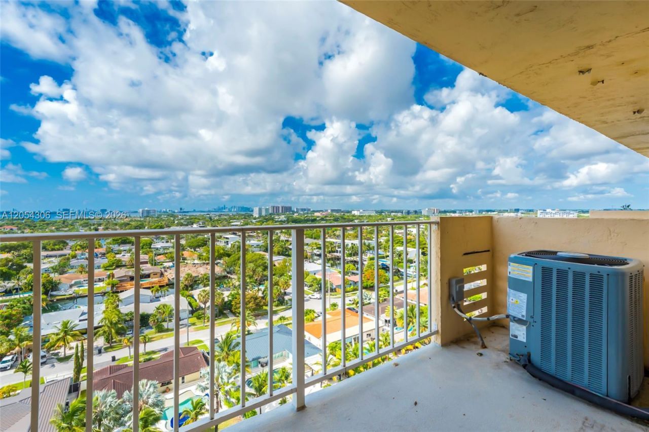 2350 NE 135th St, Unit 1510, North Miami, FL 33181 Photo