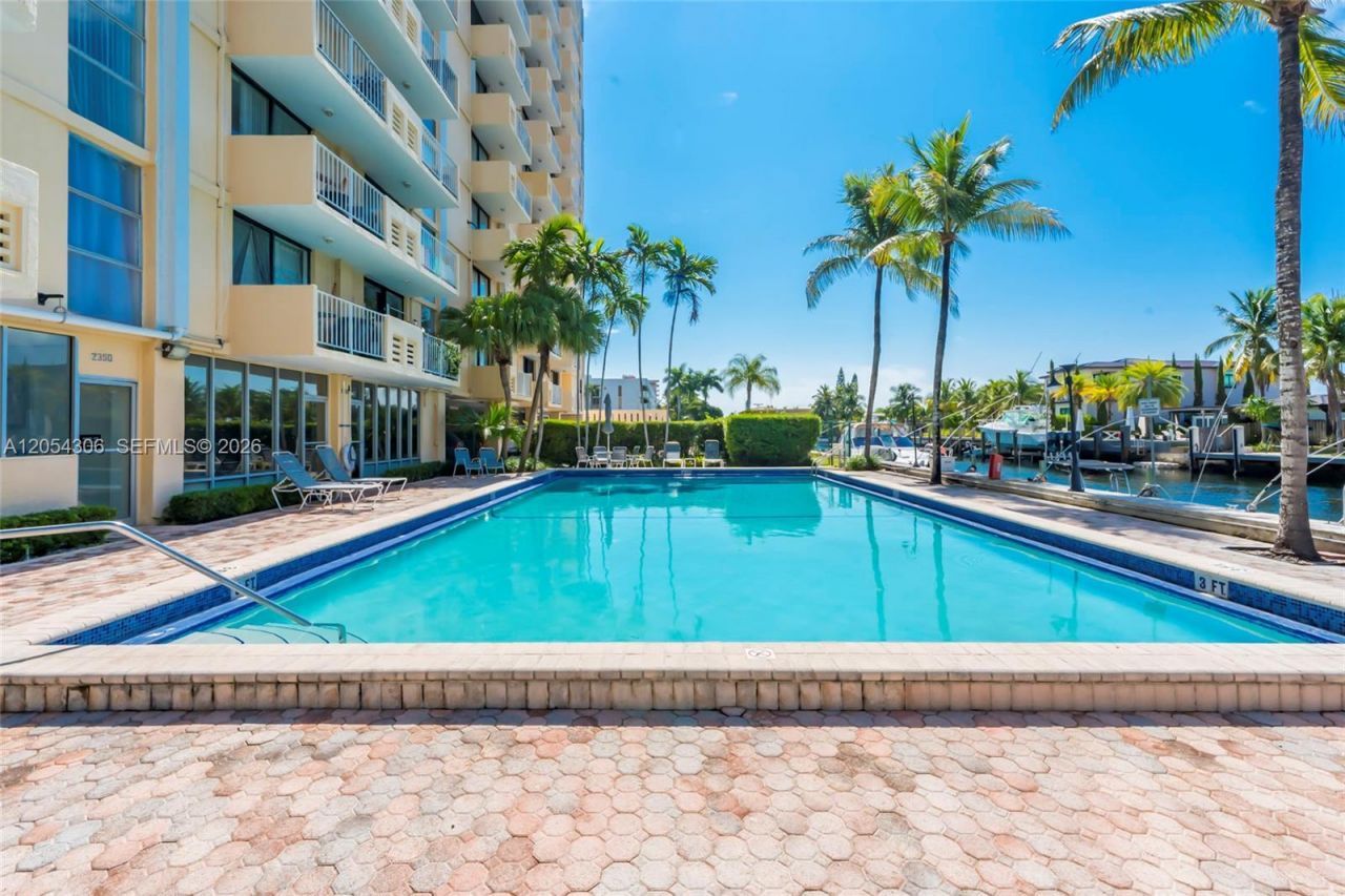 2350 NE 135th St, Unit 1510, North Miami, FL 33181 Photo