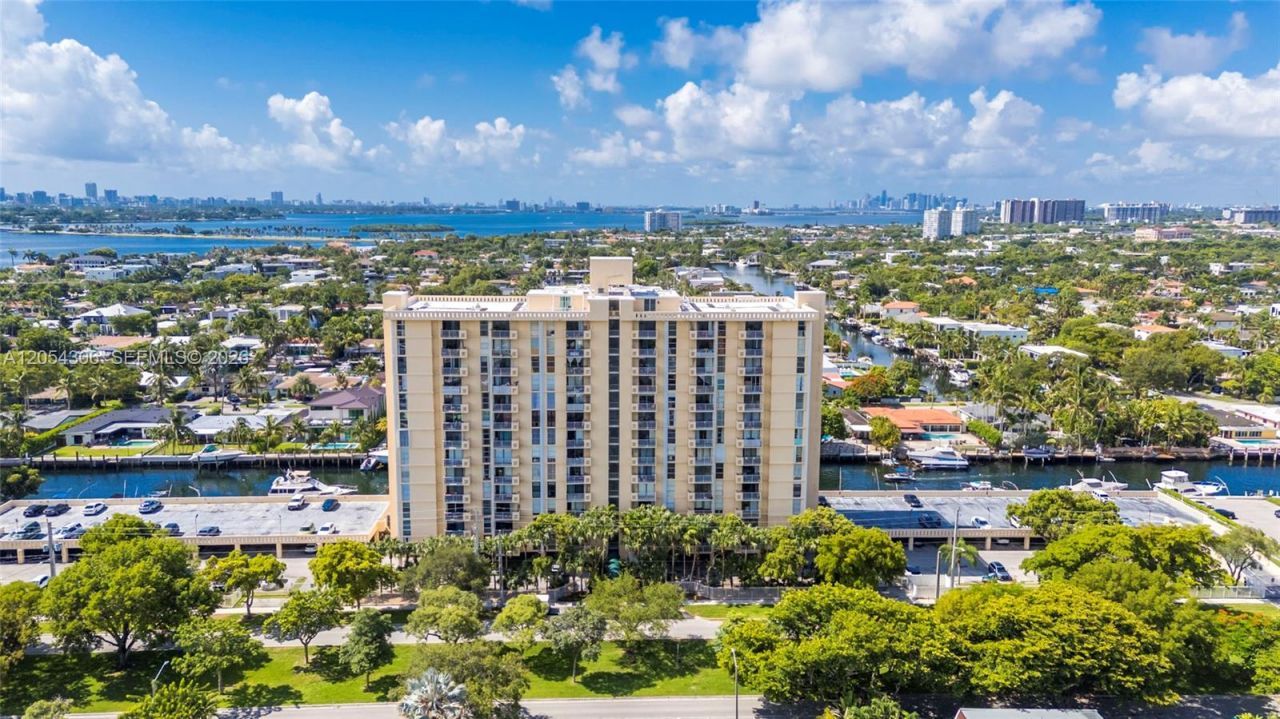 2350 NE 135th St, Unit 1510, North Miami, FL 33181 Photo