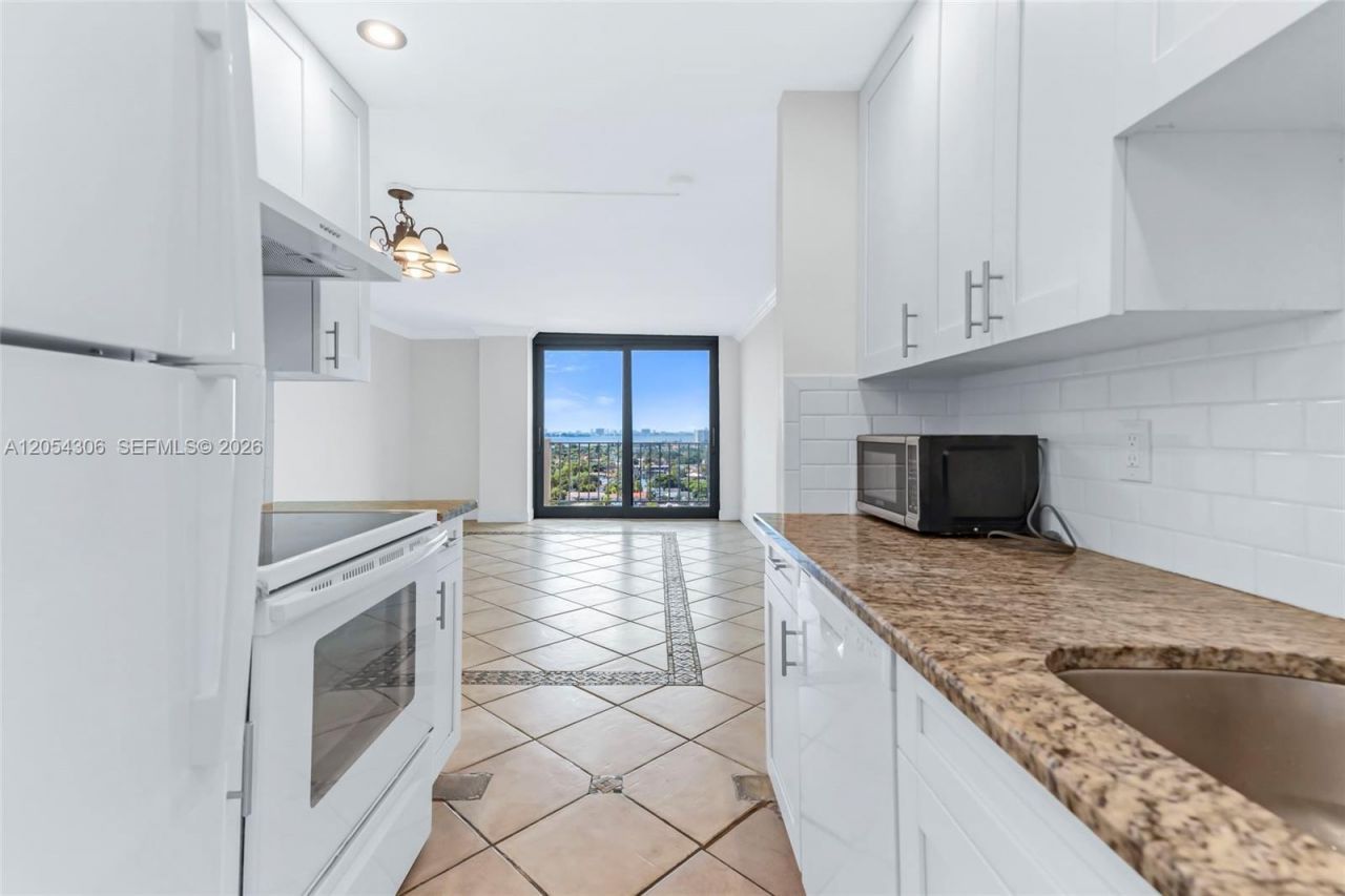 2350 NE 135th St, Unit 1510, North Miami, FL 33181 Photo