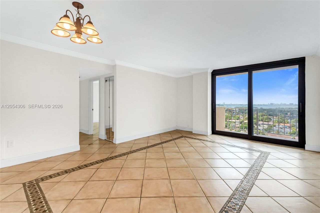 2350 NE 135th St, Unit 1510, North Miami, FL 33181 Photo