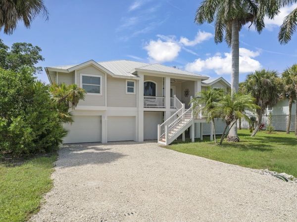 1858 Farm Trl, Sanibel, FL 33957