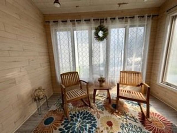 258 17th Place , Clinton, IA 52732