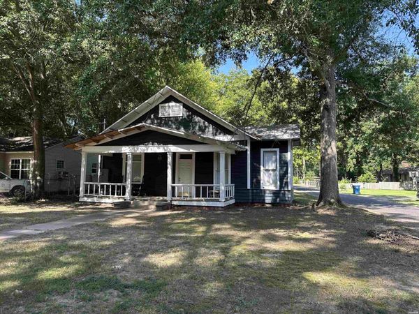 1104 SCHOOL Street, Malvern, AR