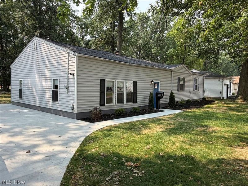 1798 E East 337 Street, Eastlake, OH 44095 Photo 3