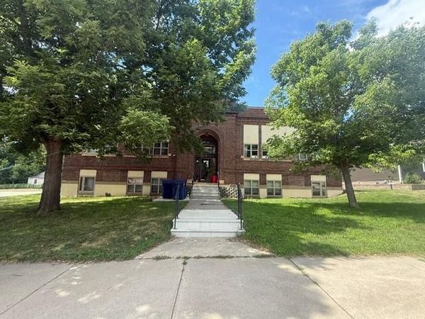 202 N Cass Avenue , Springfield, MN 56087