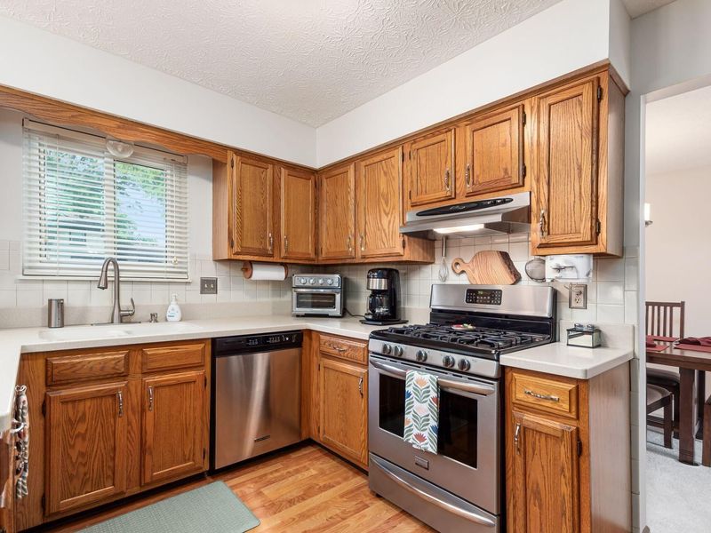 2161 Ransom Oaks Drive, Columbus, OH 43228 Photo 14