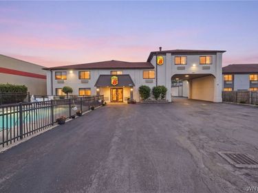 7680 Niagara Falls Boulevard, Niagara Falls, NY 14304