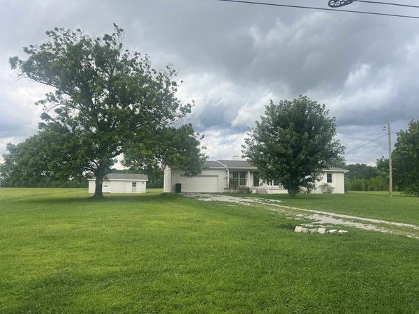 710 Loop Rd, Tuscumbia, AL 35674